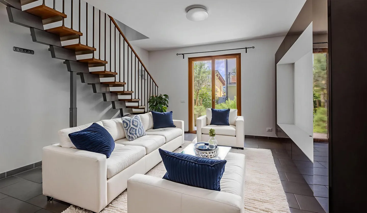 GERÄUMIGES DUPLEX MIT 3.5 ZIMMERN UND TERRASSE IN RANCATE - Foto 5 von 11