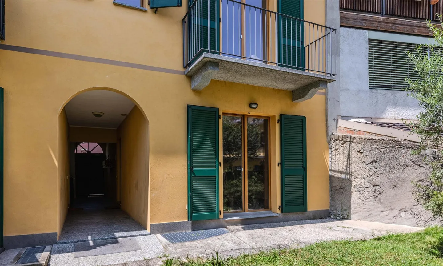 GERÄUMIGES DUPLEX MIT 3.5 ZIMMERN UND TERRASSE IN RANCATE - Foto 6 von 11