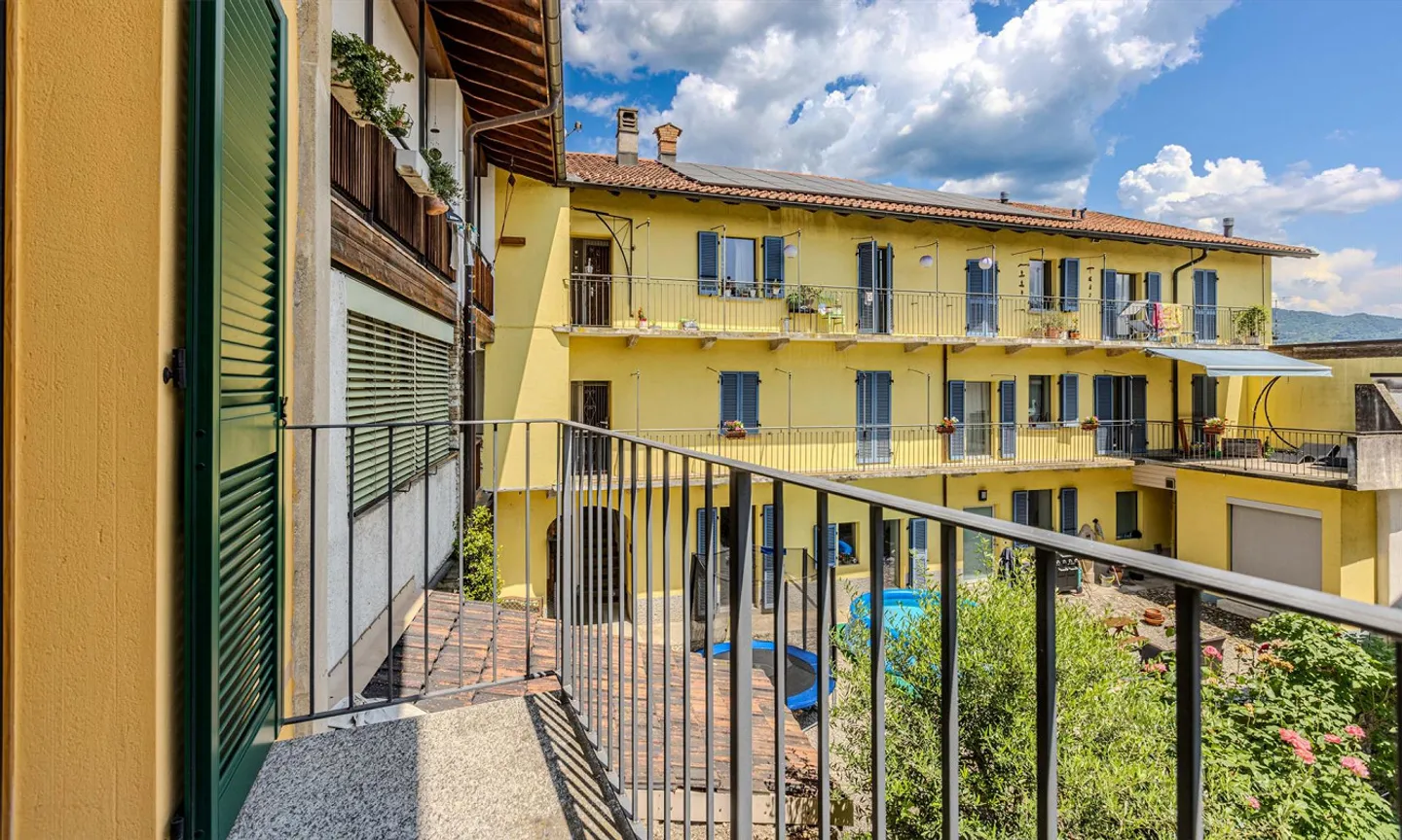 GERÄUMIGES DUPLEX MIT 3.5 ZIMMERN UND TERRASSE IN RANCATE - Foto 9 von 11