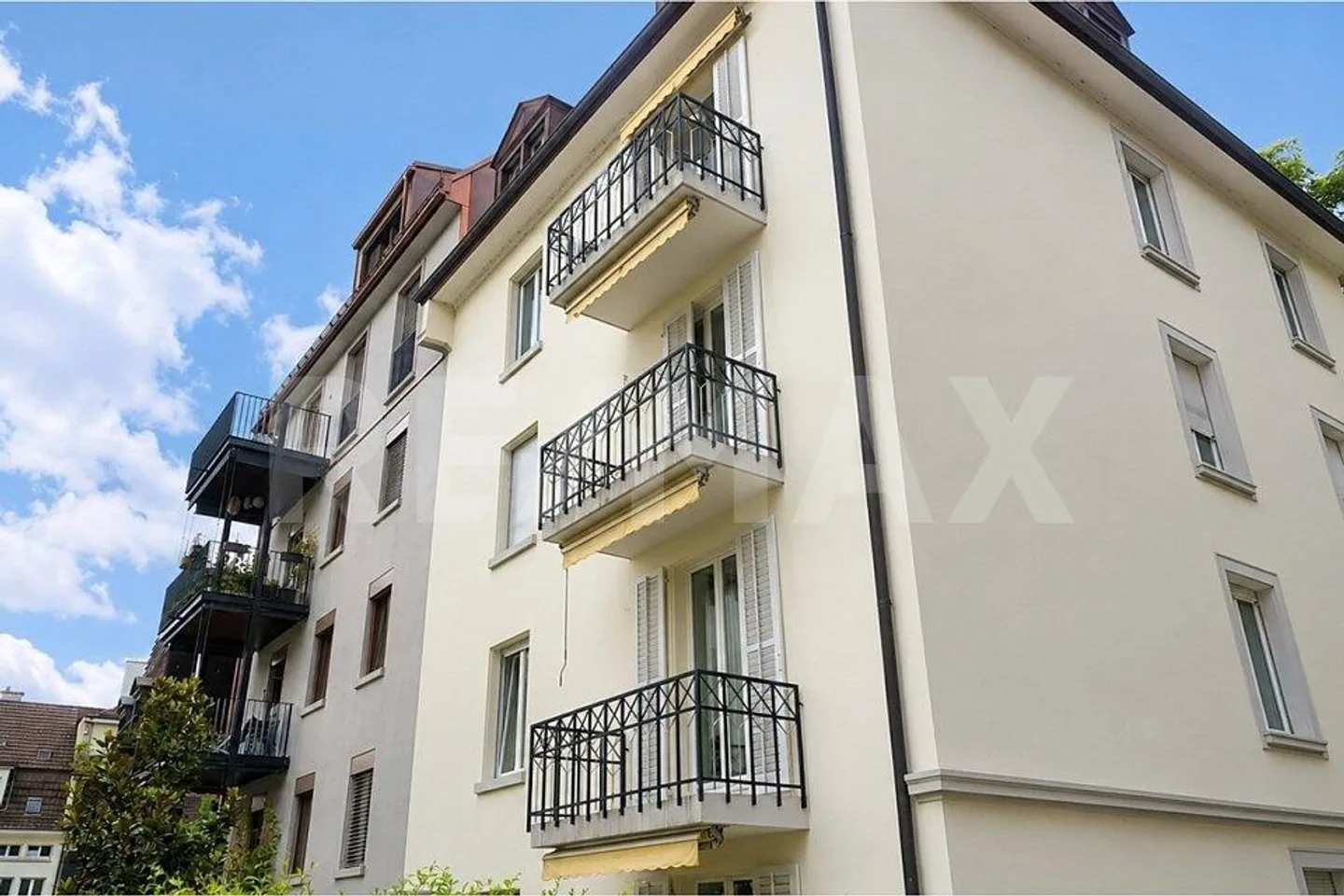 Bright 3.5-room condominium with 2 balconies in a central residential location - Photo 10 of 11