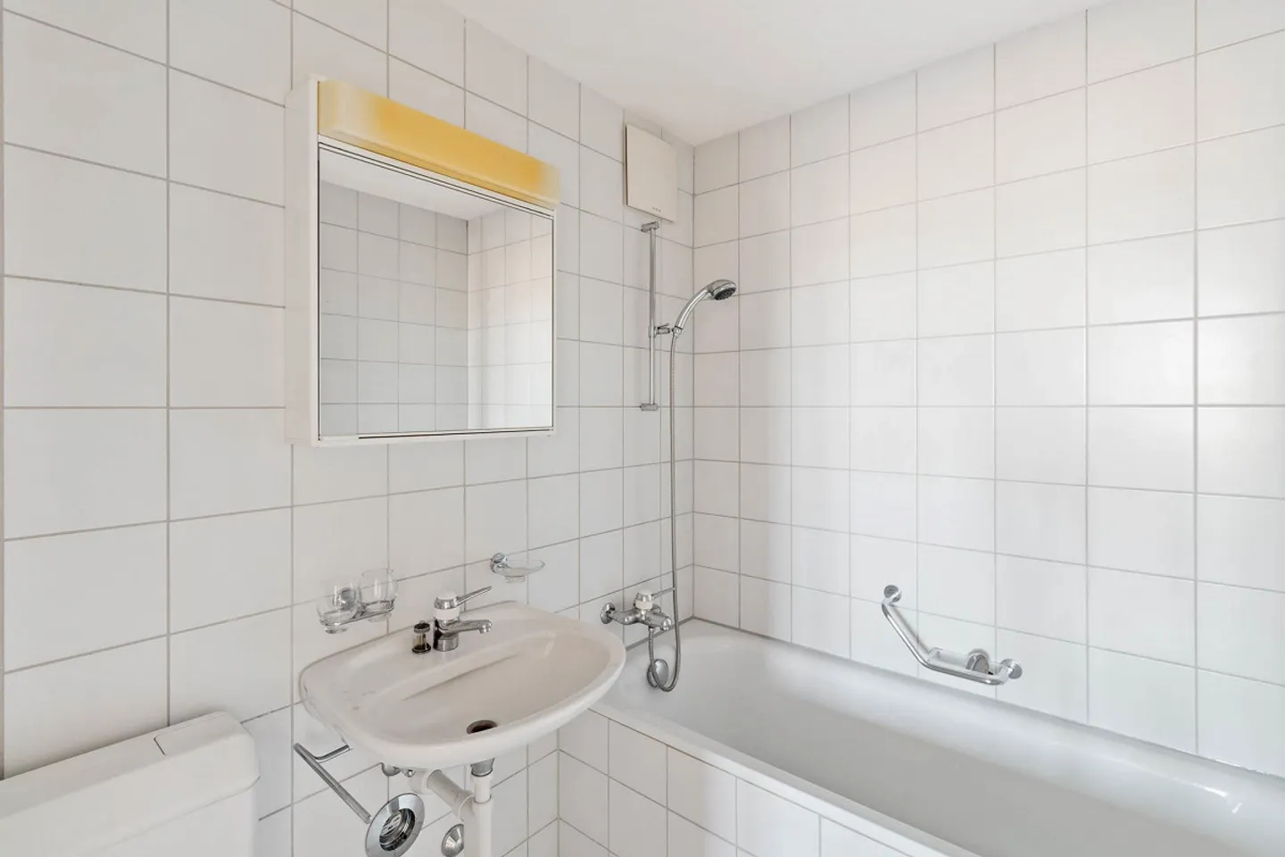 Appartement Charmant avec Cuisine Moderne - Photo 4 sur 5