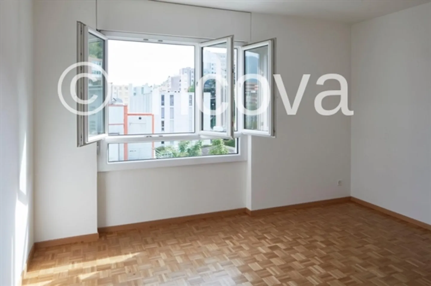 Renovated 2-Room Apartment 2025 - Photo 3 of 9