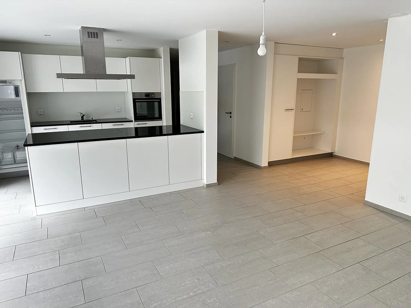 Modernes 3.5 Zimmer-Apartment - Foto 2 von 13