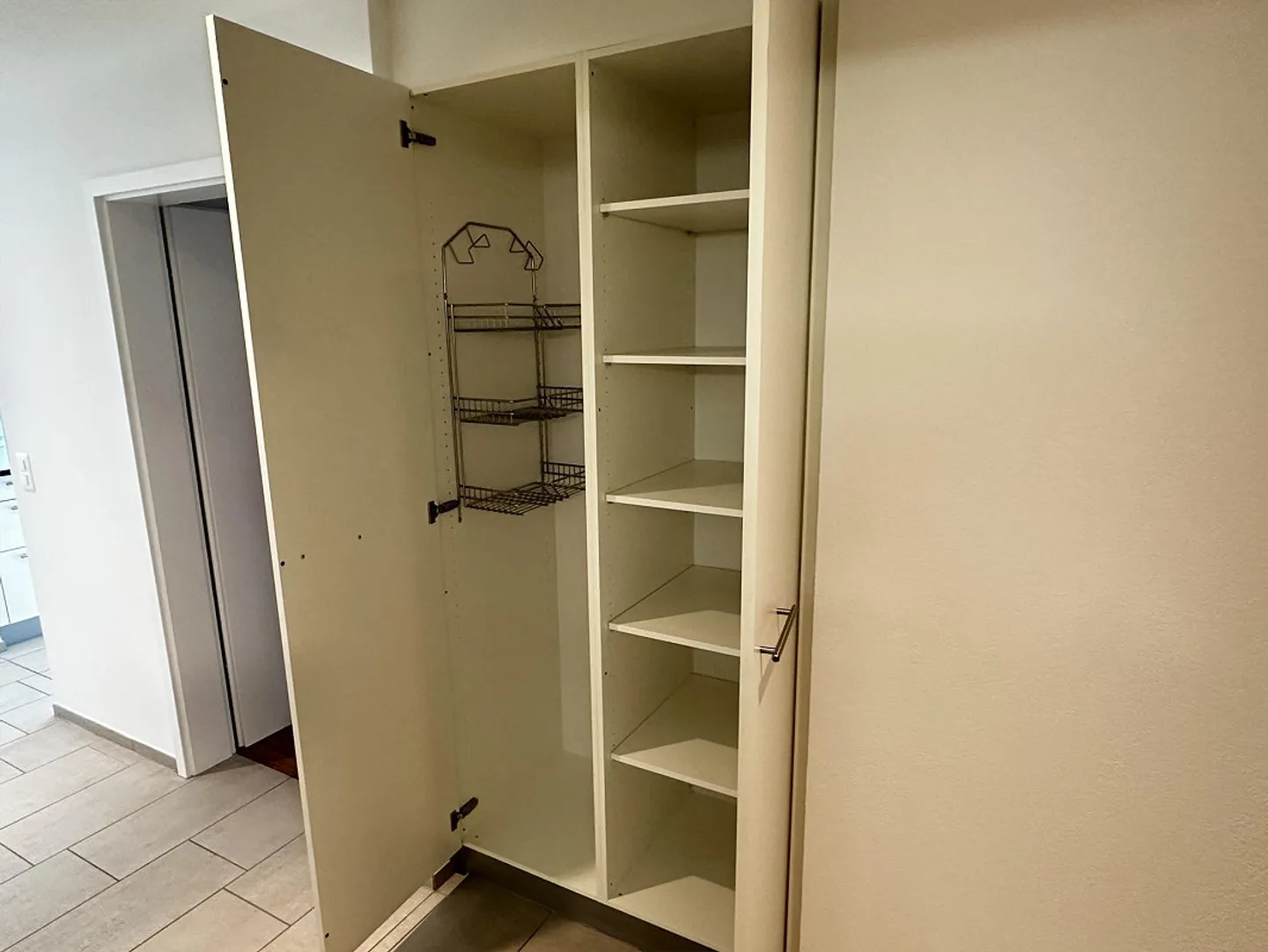 Modernes 3.5 Zimmer-Apartment - Foto 9 von 13