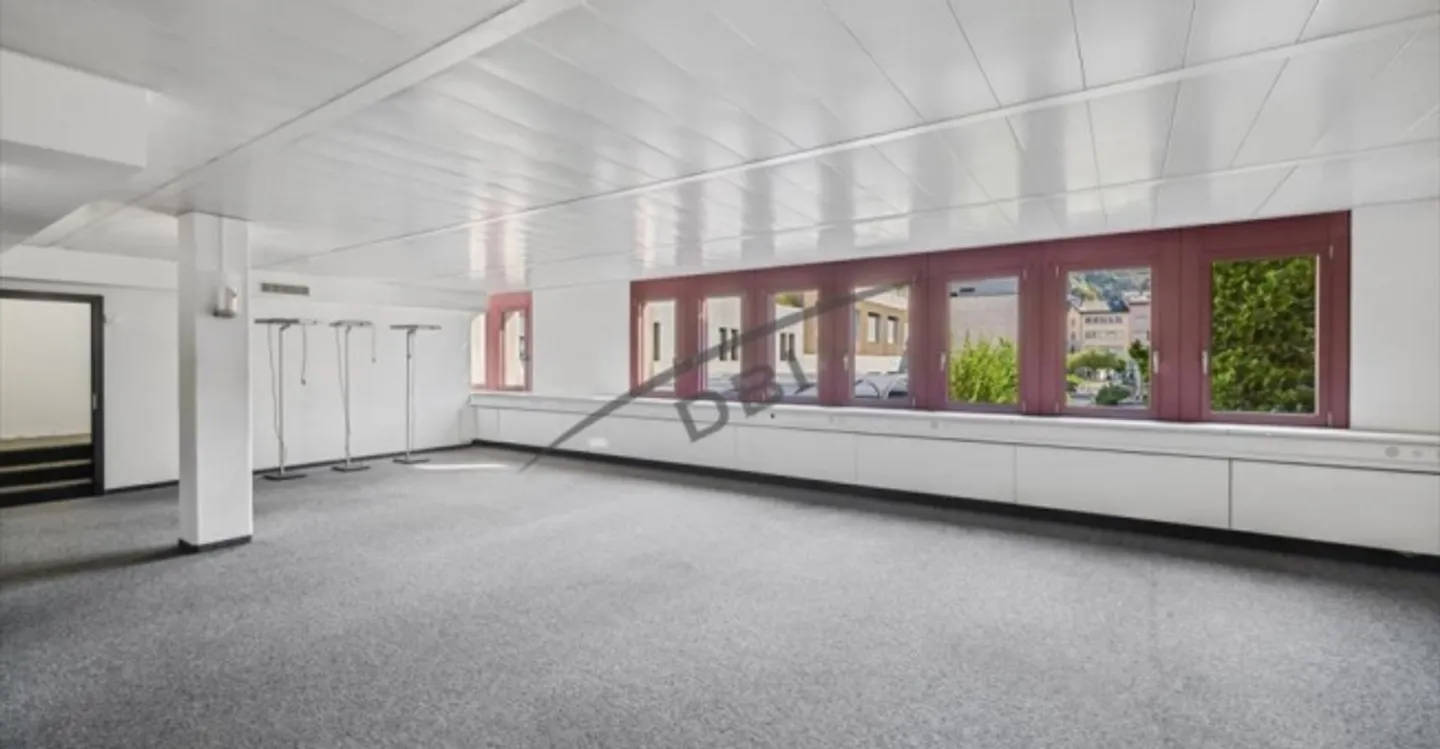 Office space for rent - Photo 3 of 12