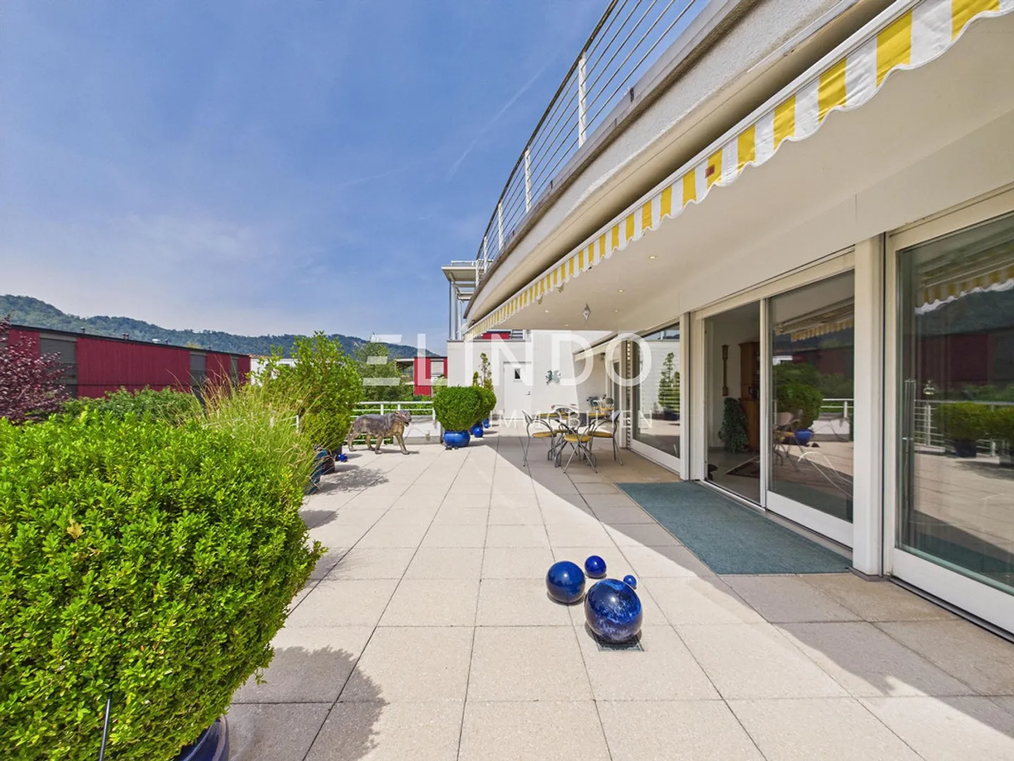 Geräumige Terrassenwohnung in Adliswil - Foto 3 von 13