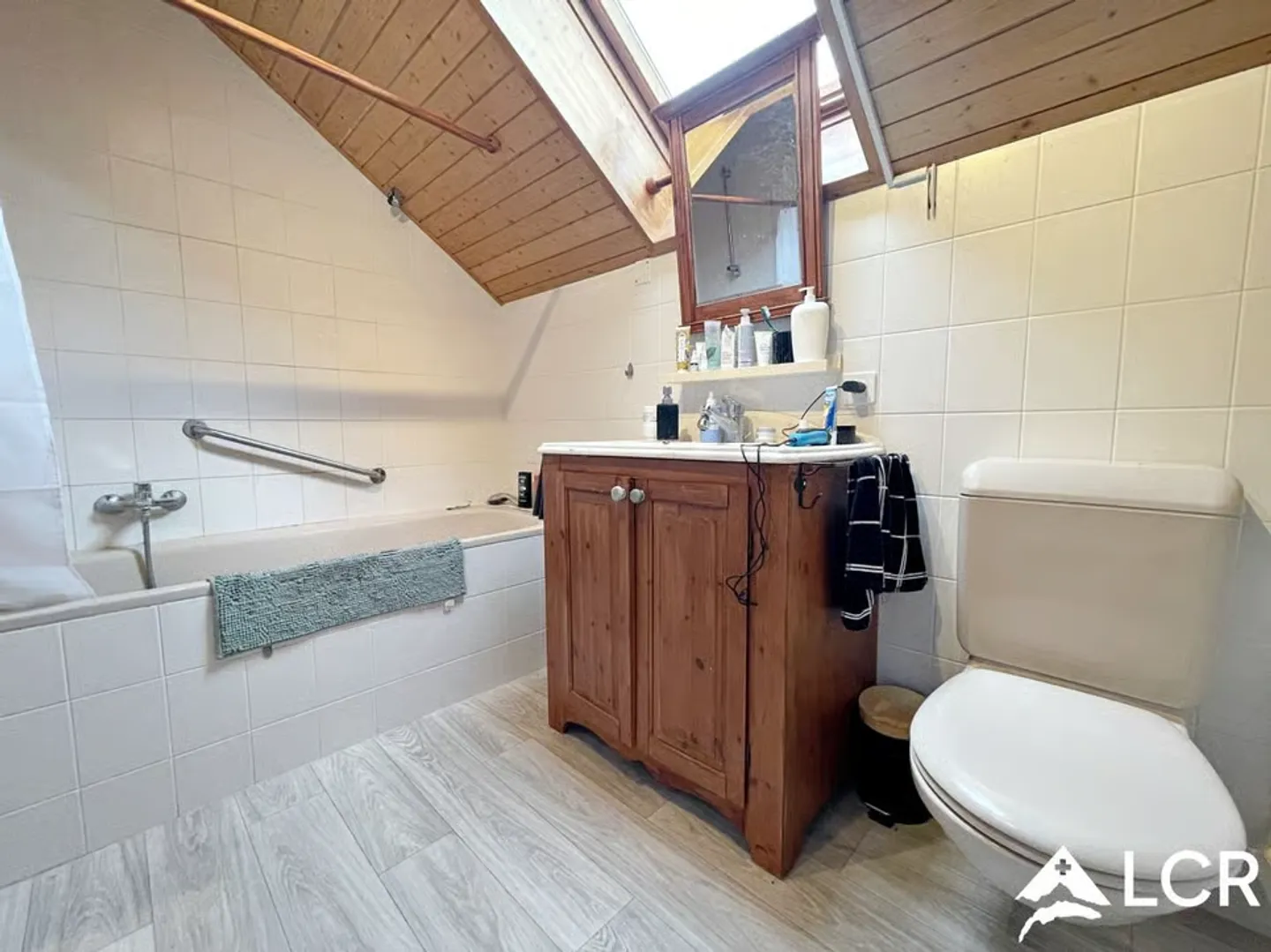 Joli appartement de 2.5 pièces avec balcon au calme à Marchissy - Foto 6 di 12