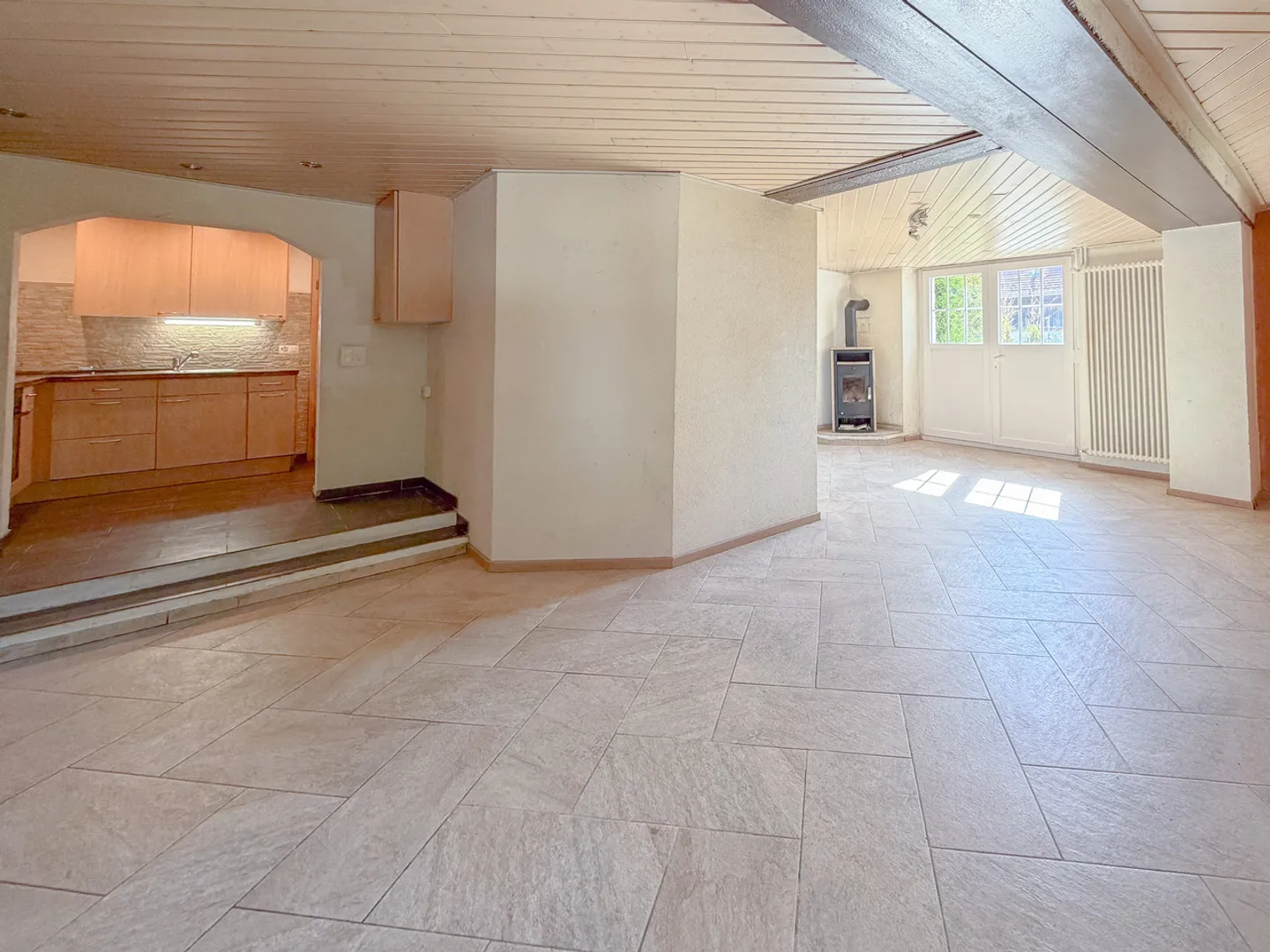 Rental house with 4 apartments and 1 garage in the center of Ste-Croix - Photo 4 of 24