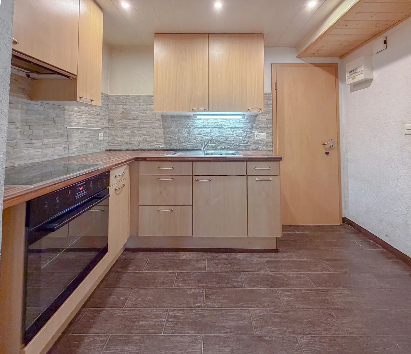 Rental house with 4 apartments and 1 garage in the center of Ste-Croix - Photo 5 of 24
