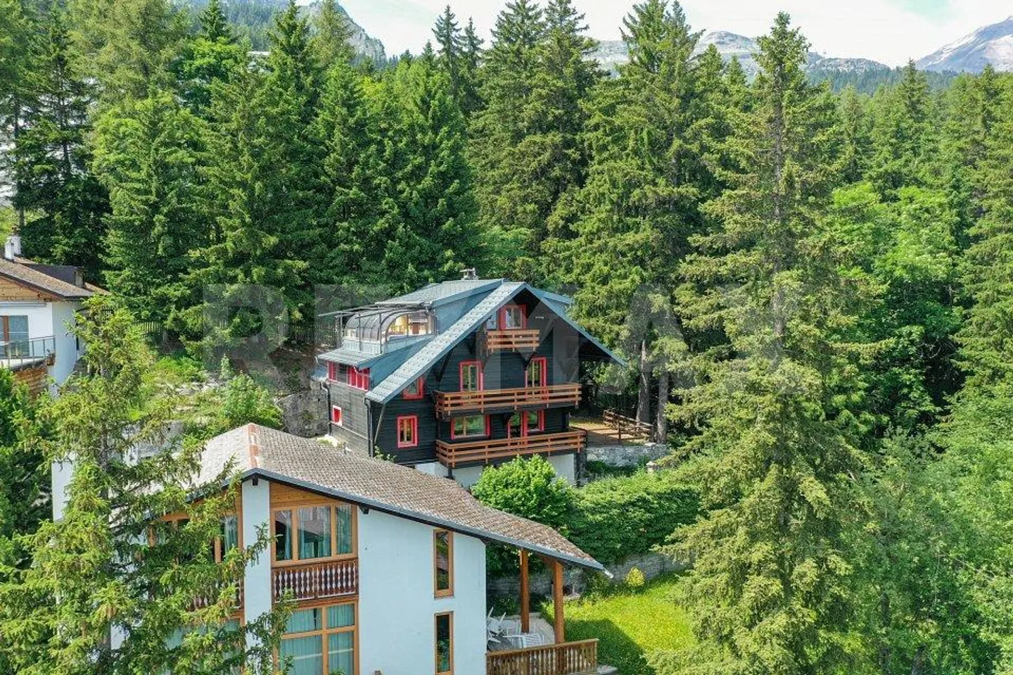 Mehrfamilienhaus mit 4 Wohneinheiten - Foto 1 von 13