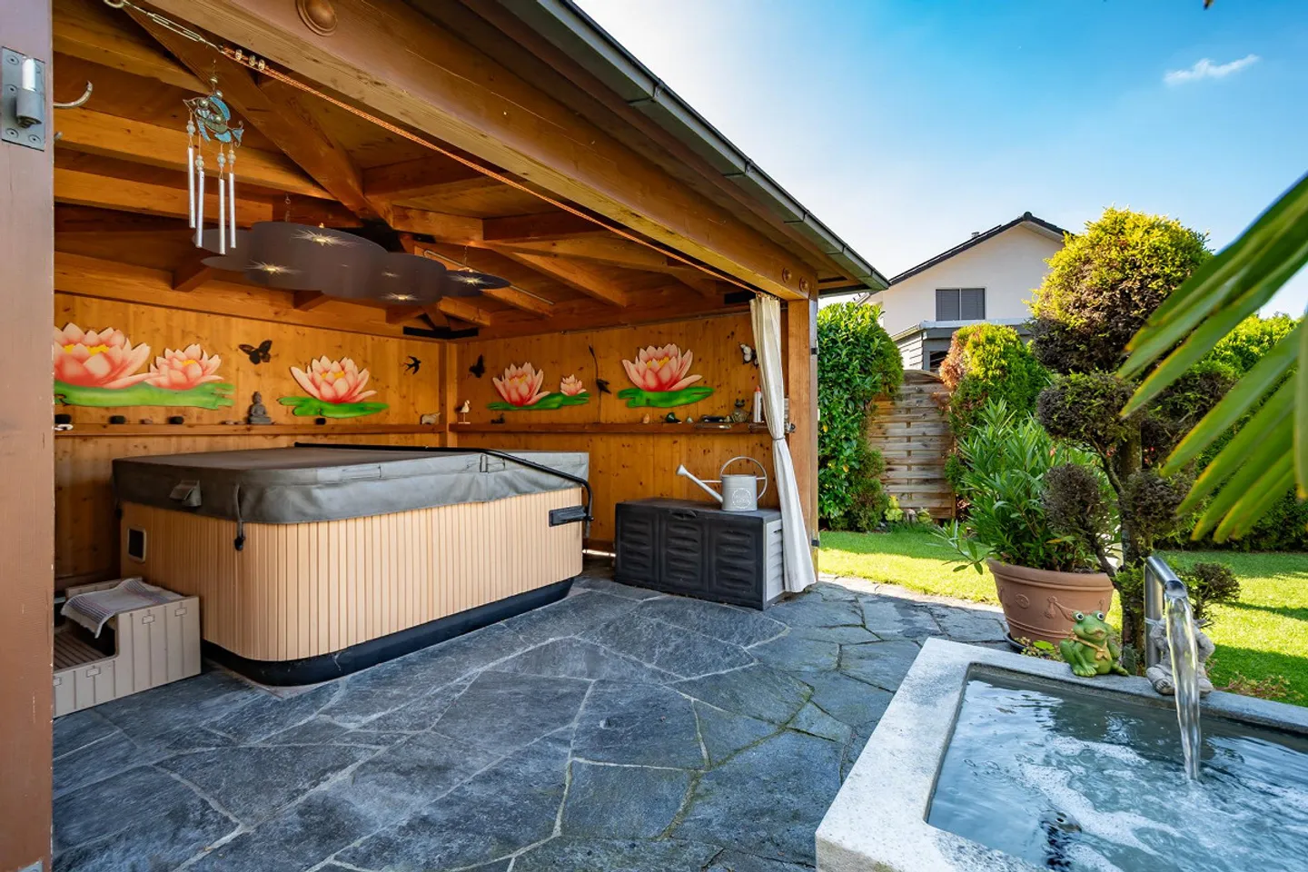 Freistehendes Einfamilienhaus mit sonnigem Gartenparadies - Foto 9 von 21