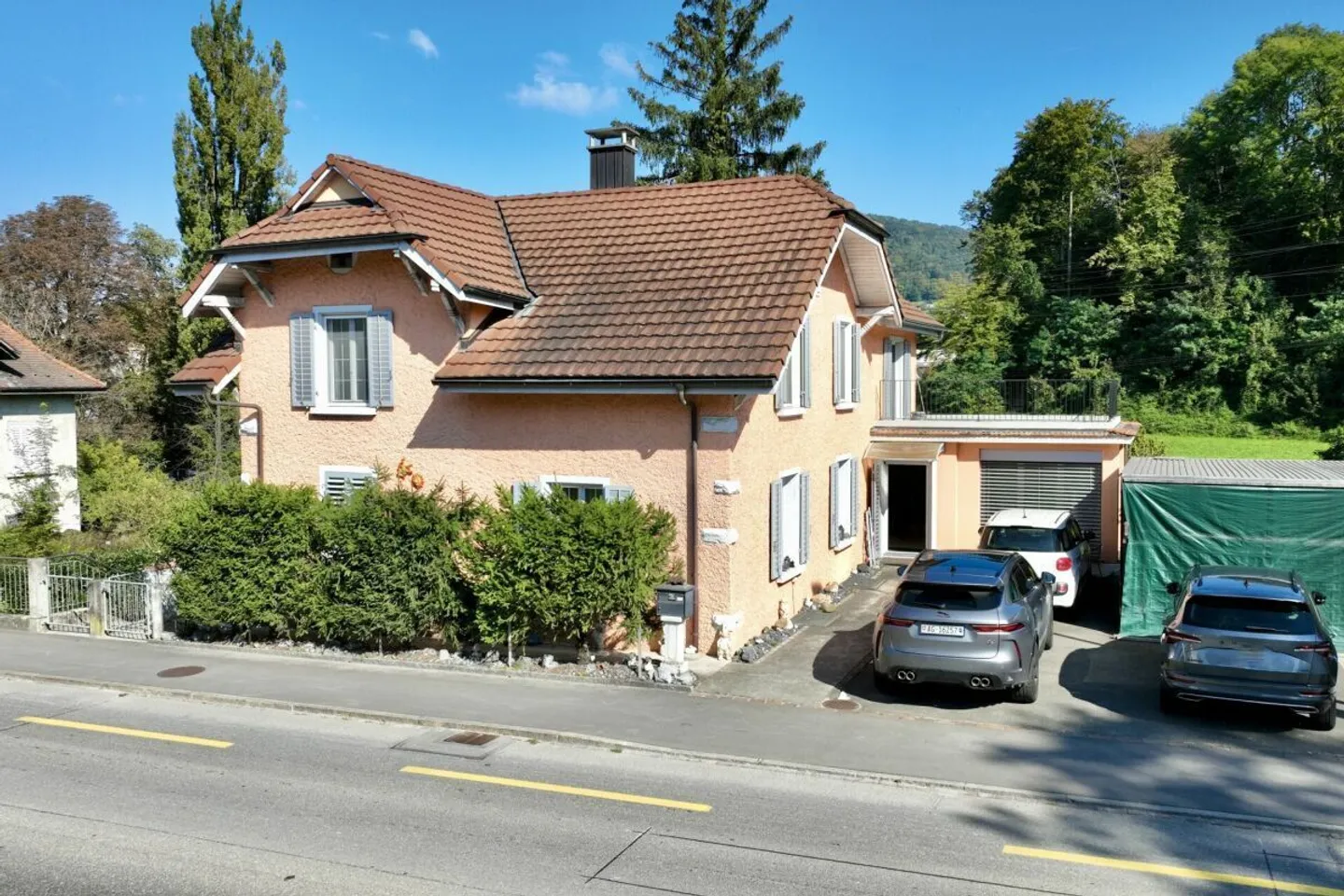Maison individuelle spacieuse avec appartement - idéale pour les ménages multigénérationnels - Photo 2 sur 21