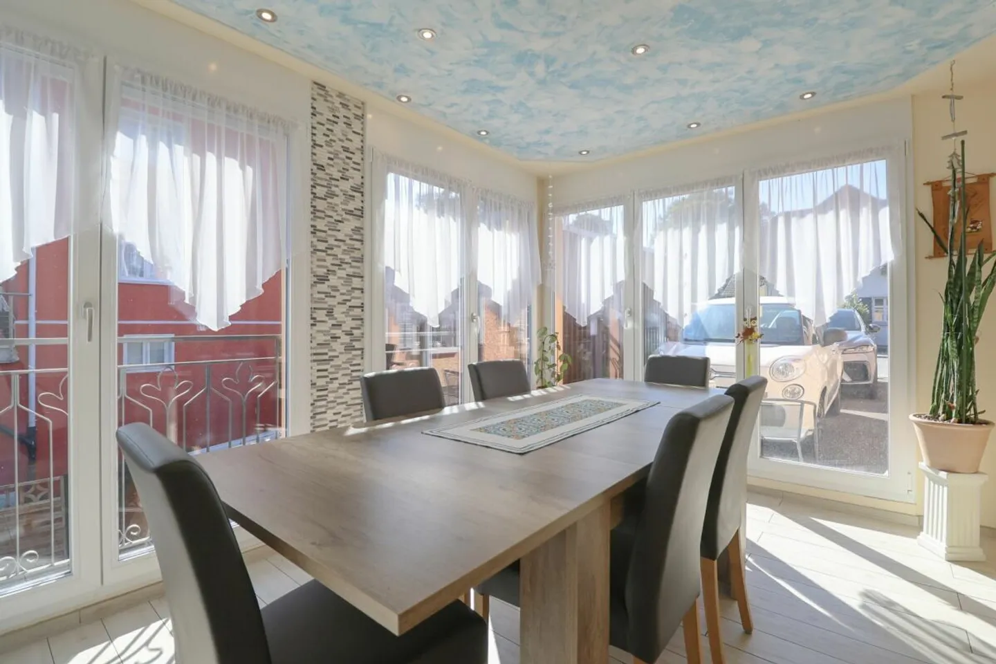 Maison individuelle spacieuse avec appartement - idéale pour les ménages multigénérationnels - Photo 6 sur 21