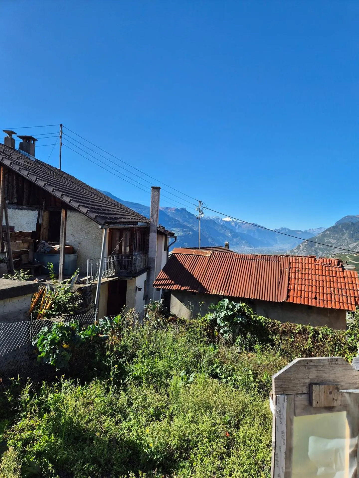 Maison de Village Charmante à Rénover - Photo 3 sur 13