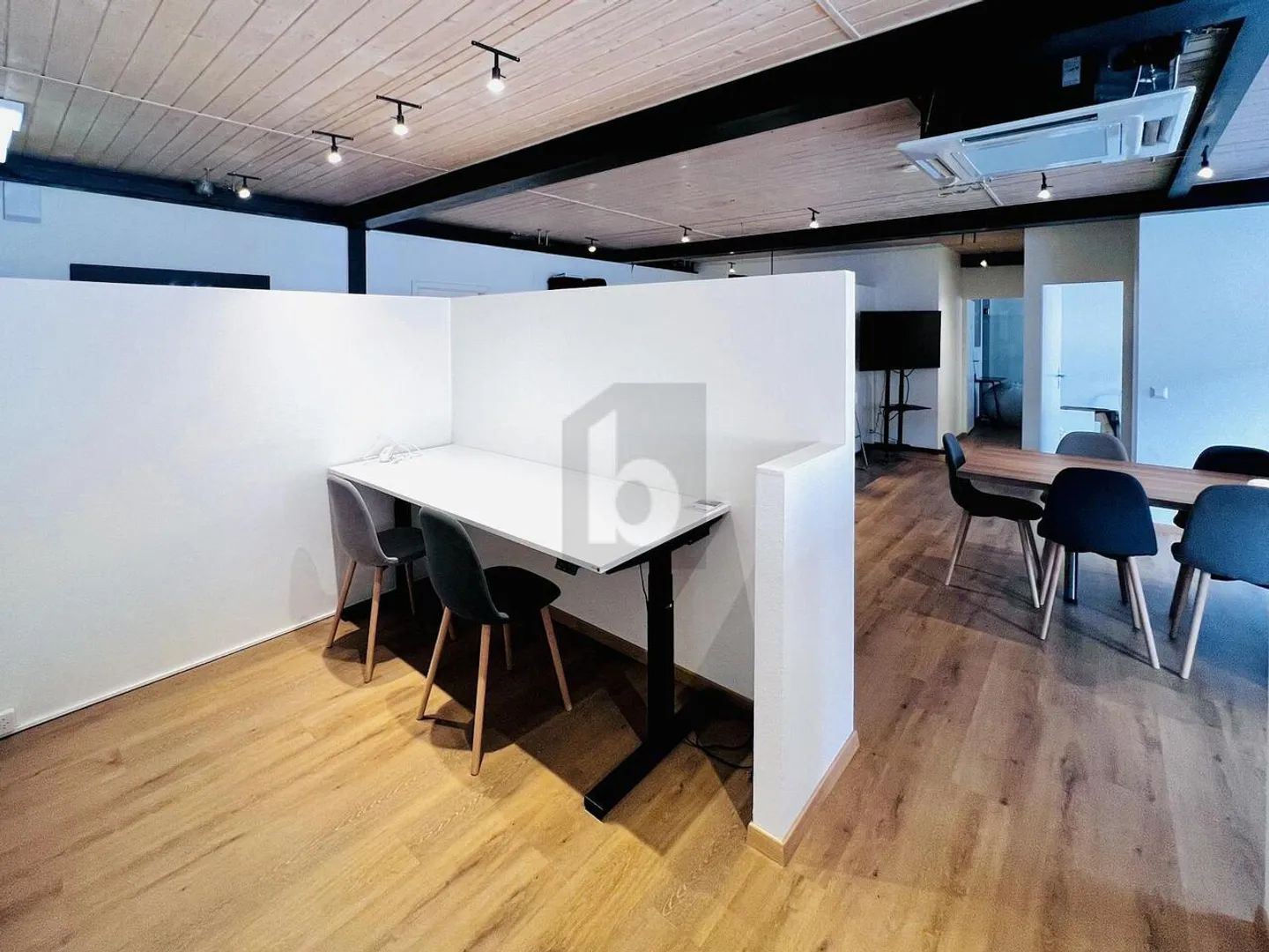 MODERN INSPIRIEREND &amp; HELL - Foto 2 von 6