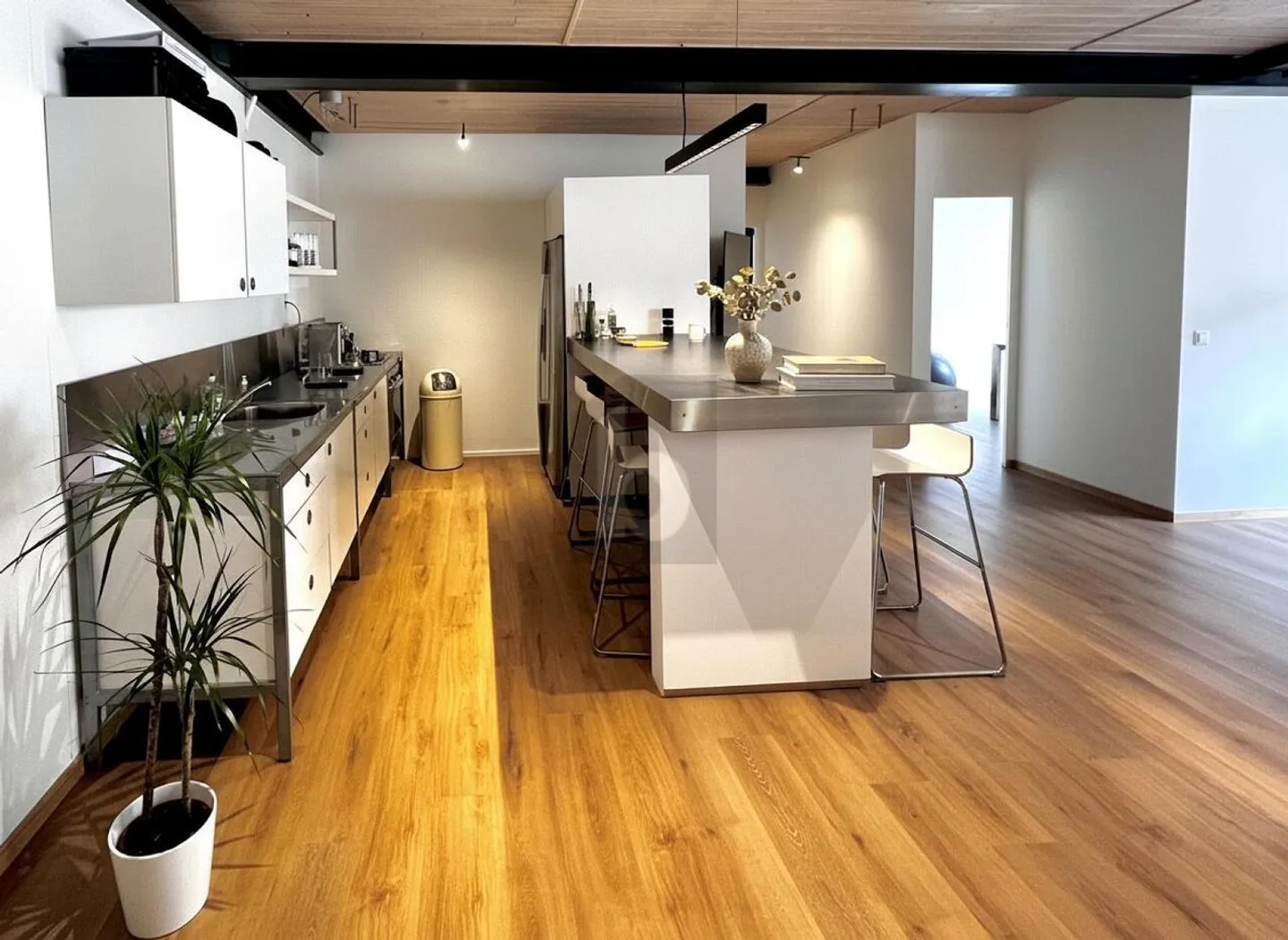 MODERN INSPIRIEREND &amp; HELL - Foto 5 von 6