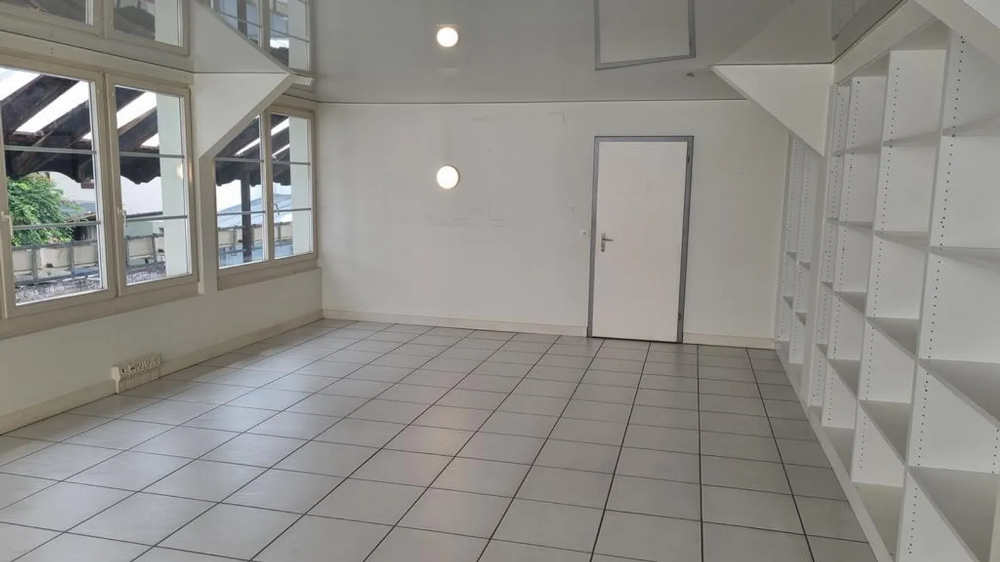 Living and Working, Your Generous Home Office on 100m2 - Photo 12 of 12