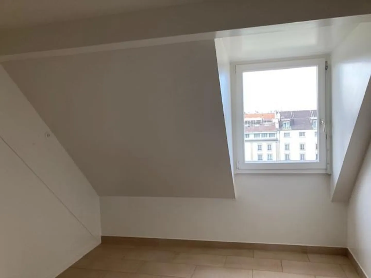 Beautiful apartment near the lake - Photo 2 of 5