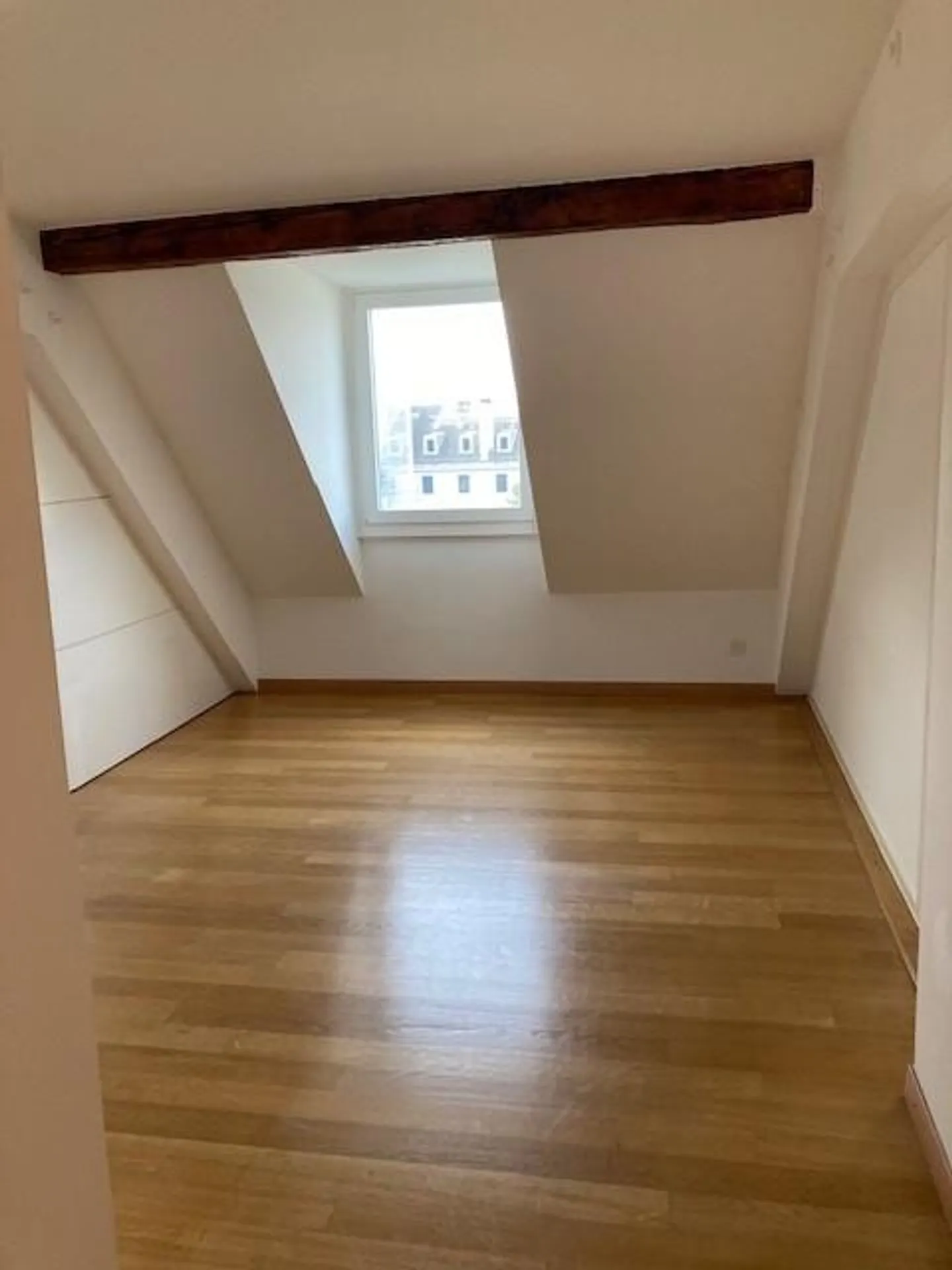 Beautiful apartment near the lake - Photo 3 of 5