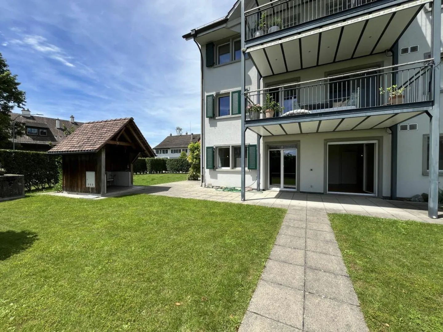 Sonnige 3.5-Zimmer-Gartenoase: stadtnah wohnen, traumhaften Umschwung geniessen! - Foto 1 von 10