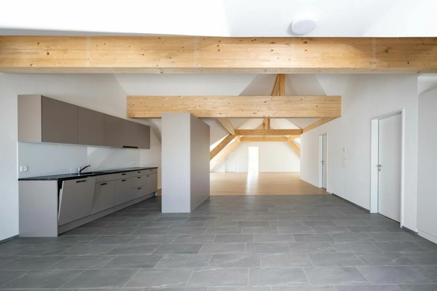 Spacious 2.5-room apartment with charm: First rental Alte Nagli, Lenzburg - Photo 1 of 10