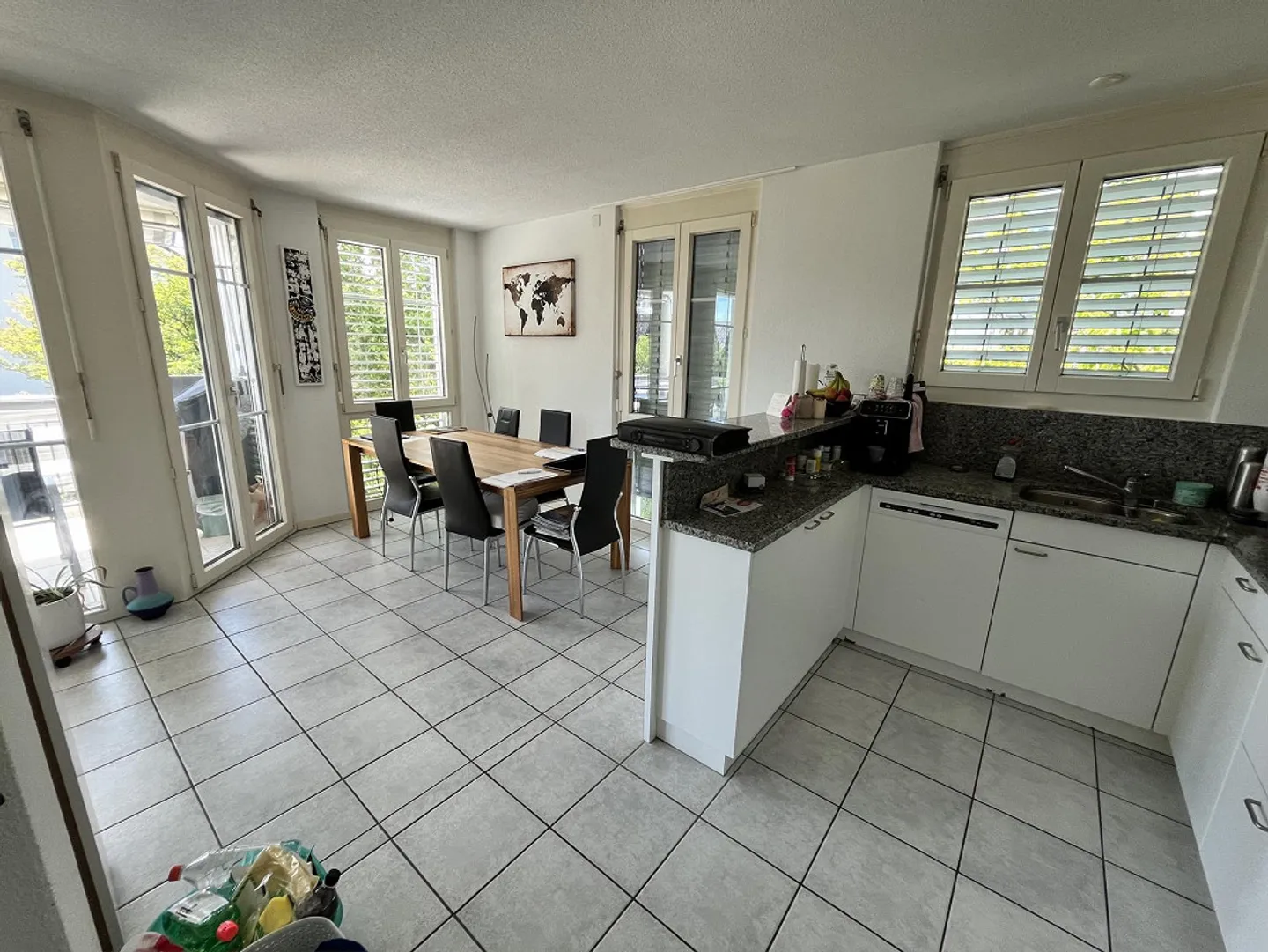 Belle appartement de 3 ½ pièces dans un emplacement idyllique - Photo 2 sur 13