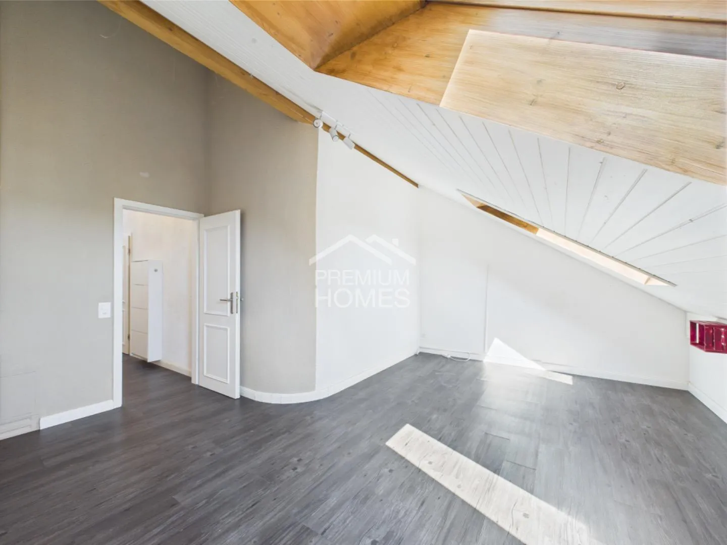 Reihenhaus mit Terrasse, Balkon & Traumlage - Foto 7 von 13