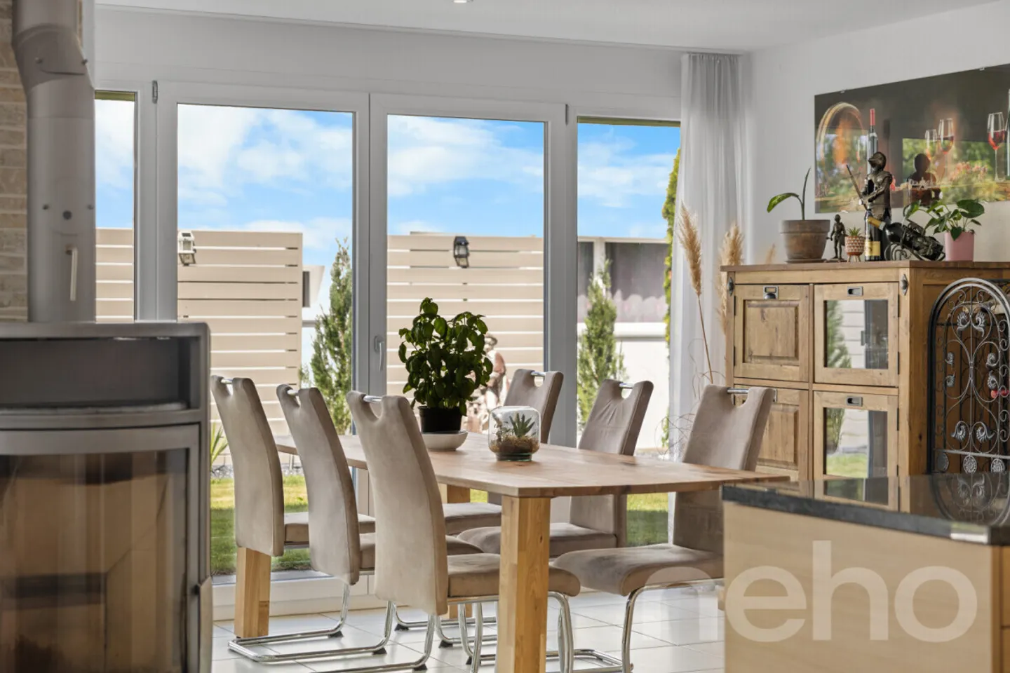 Elegante casa unifamiliare con giardino e piscina - ideale per le famiglie - Foto 4 di 13