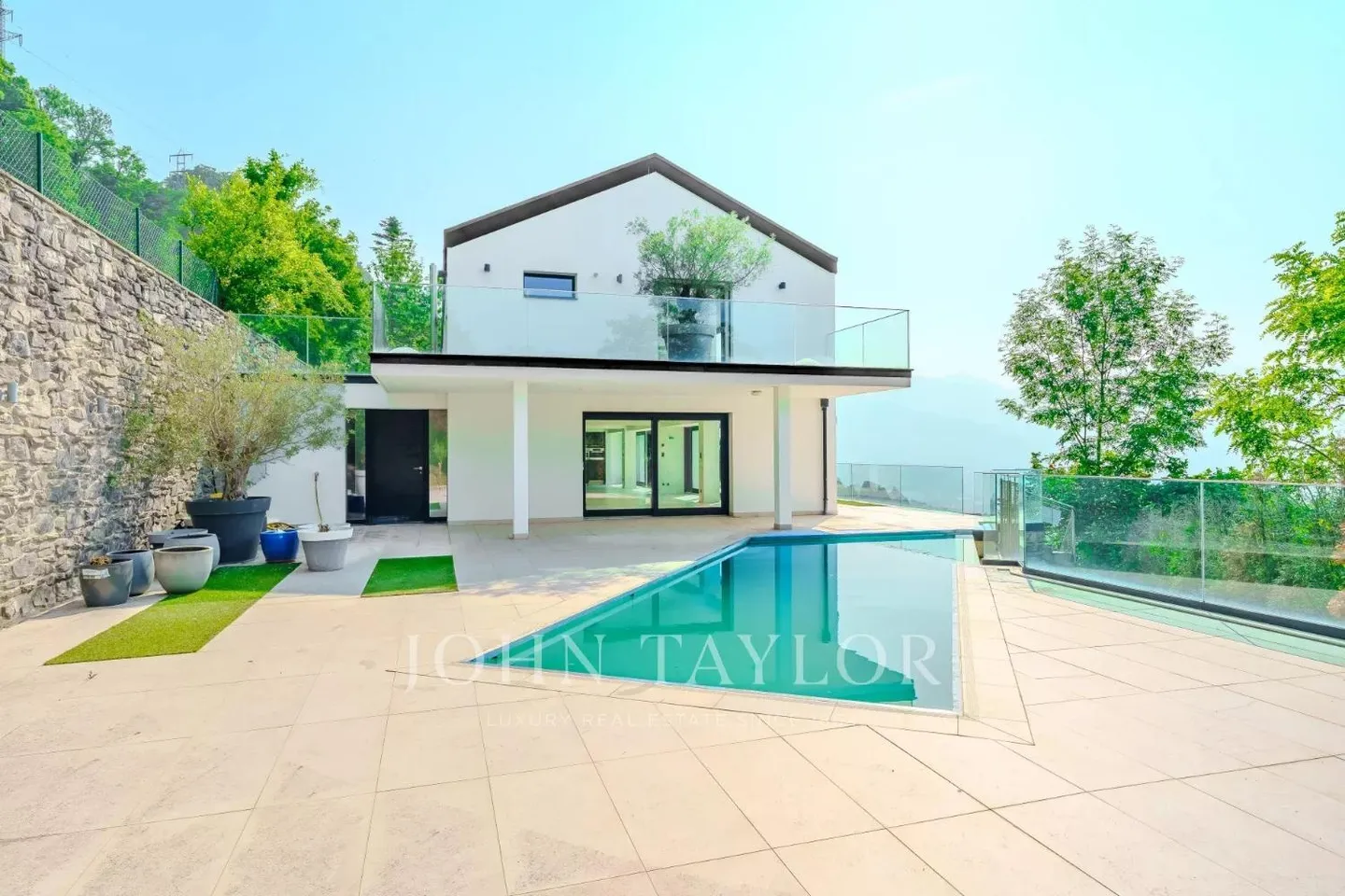 Atemberaubende Villa mit Seeblick - Foto 4 von 13