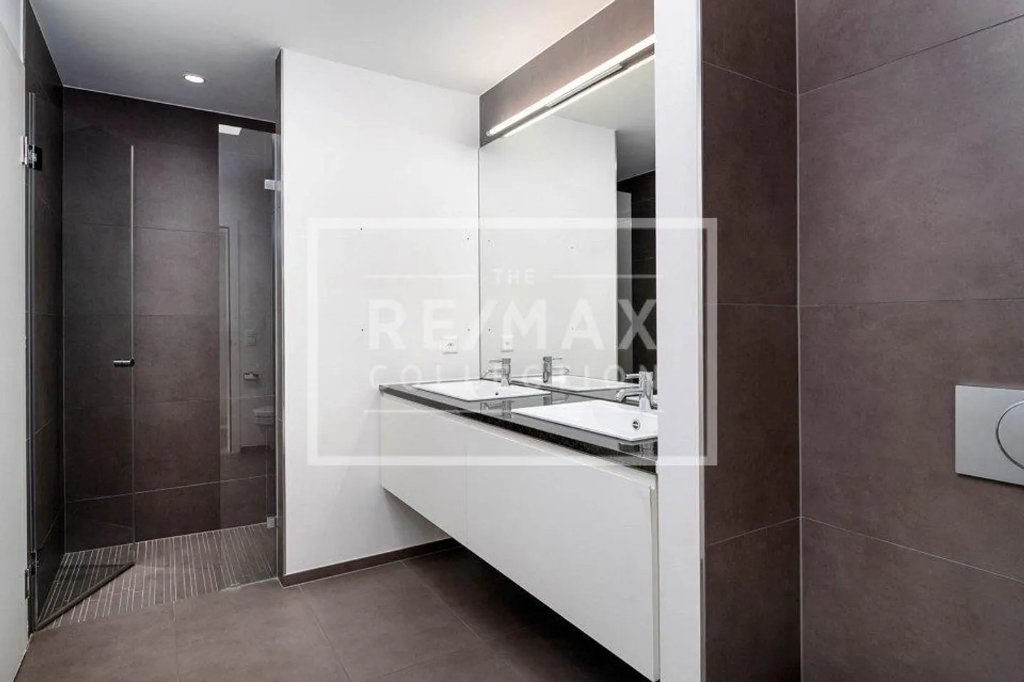 Noble Attic Penthouse on Zurich's Gold Coast - Photo 6 of 13