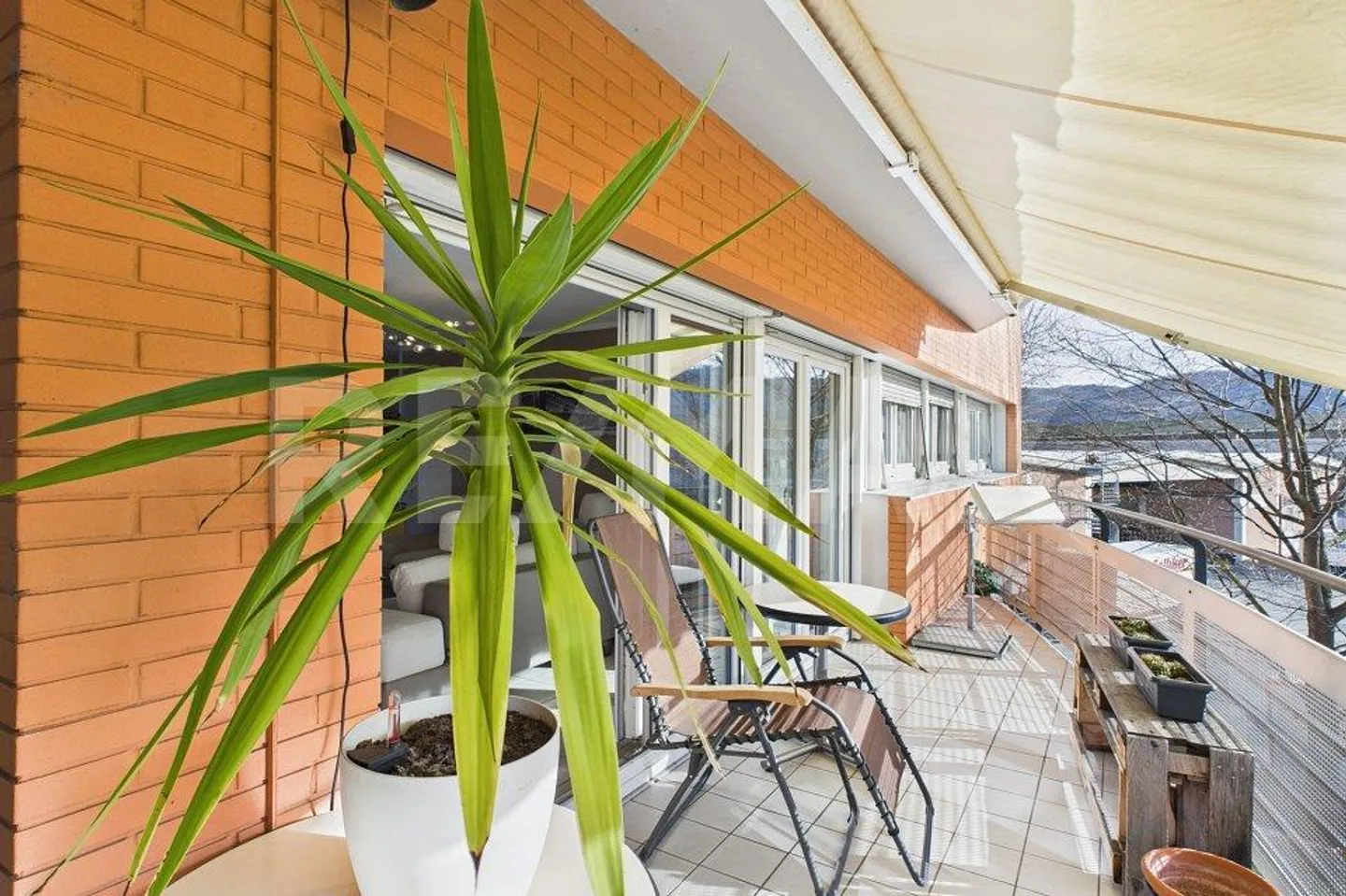 Bright 3 ½ room apartment with terrace in a convenient and residential area - Photo 2 of 13