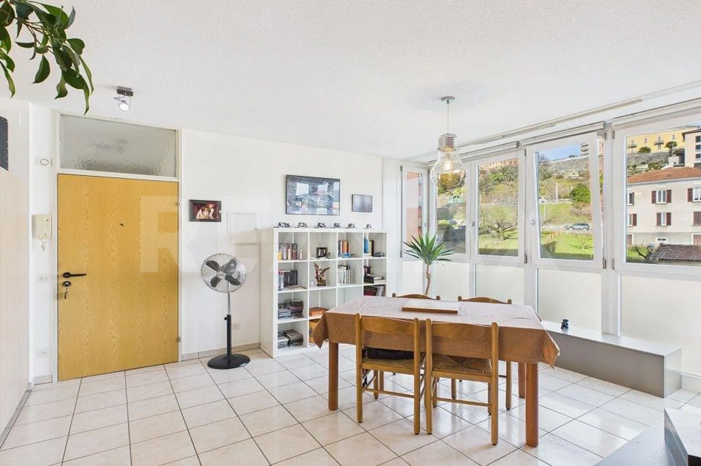 Bright 3 ½ room apartment with terrace in a convenient and residential area - Photo 5 of 13