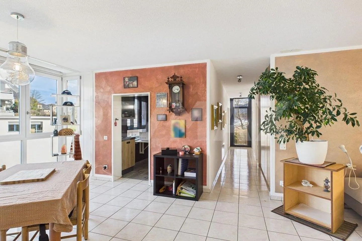 Bright 3 ½ room apartment with terrace in a convenient and residential area - Photo 8 of 13