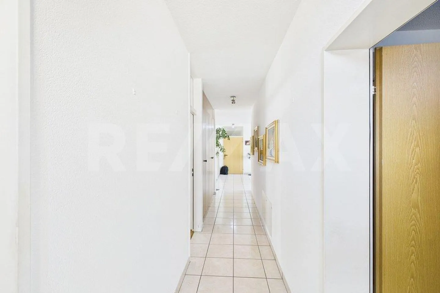 Bright 3 ½ room apartment with terrace in a convenient and residential area - Photo 11 of 13