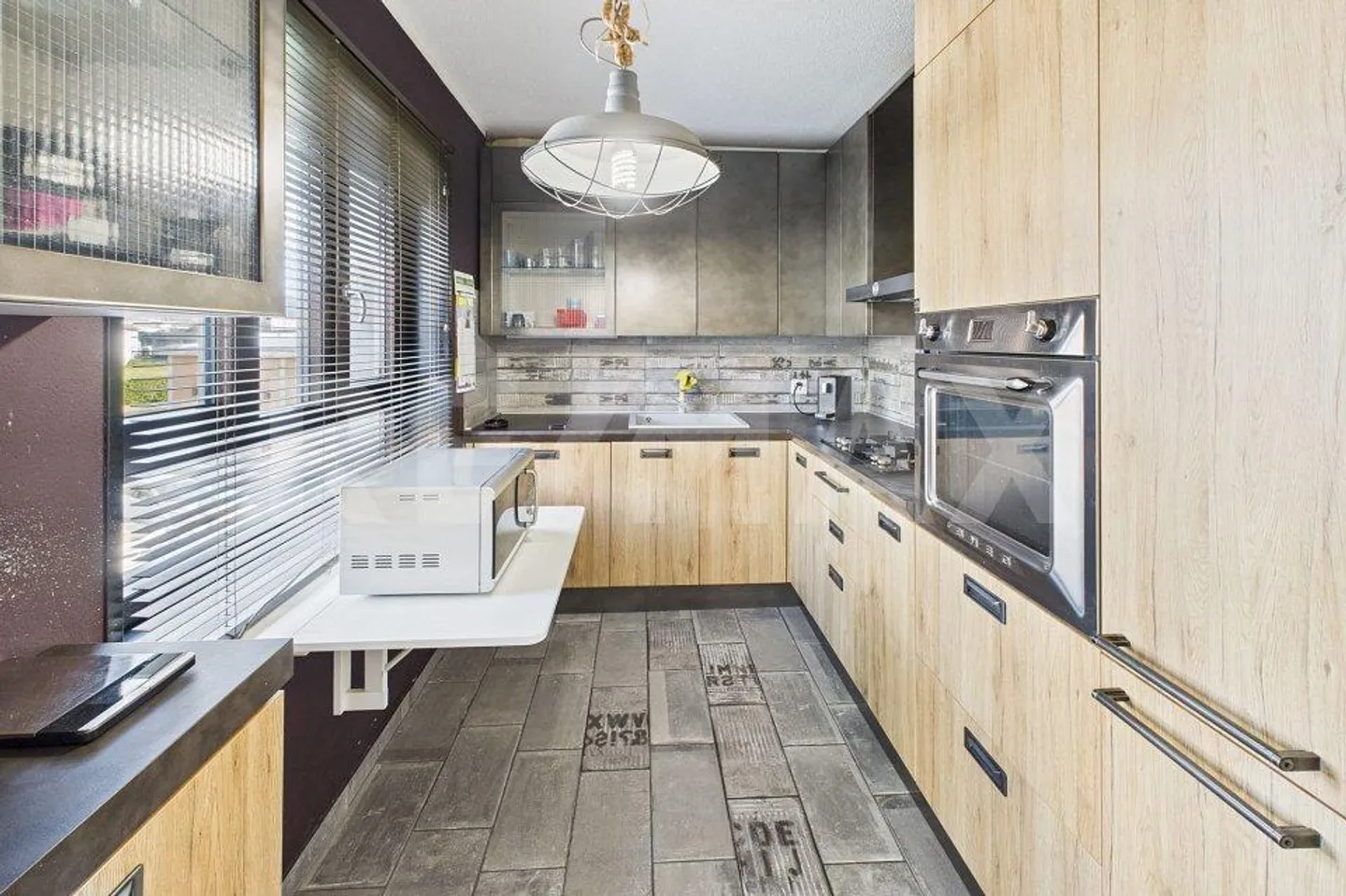 Bright 3 ½ room apartment with terrace in a convenient and residential area - Photo 12 of 13