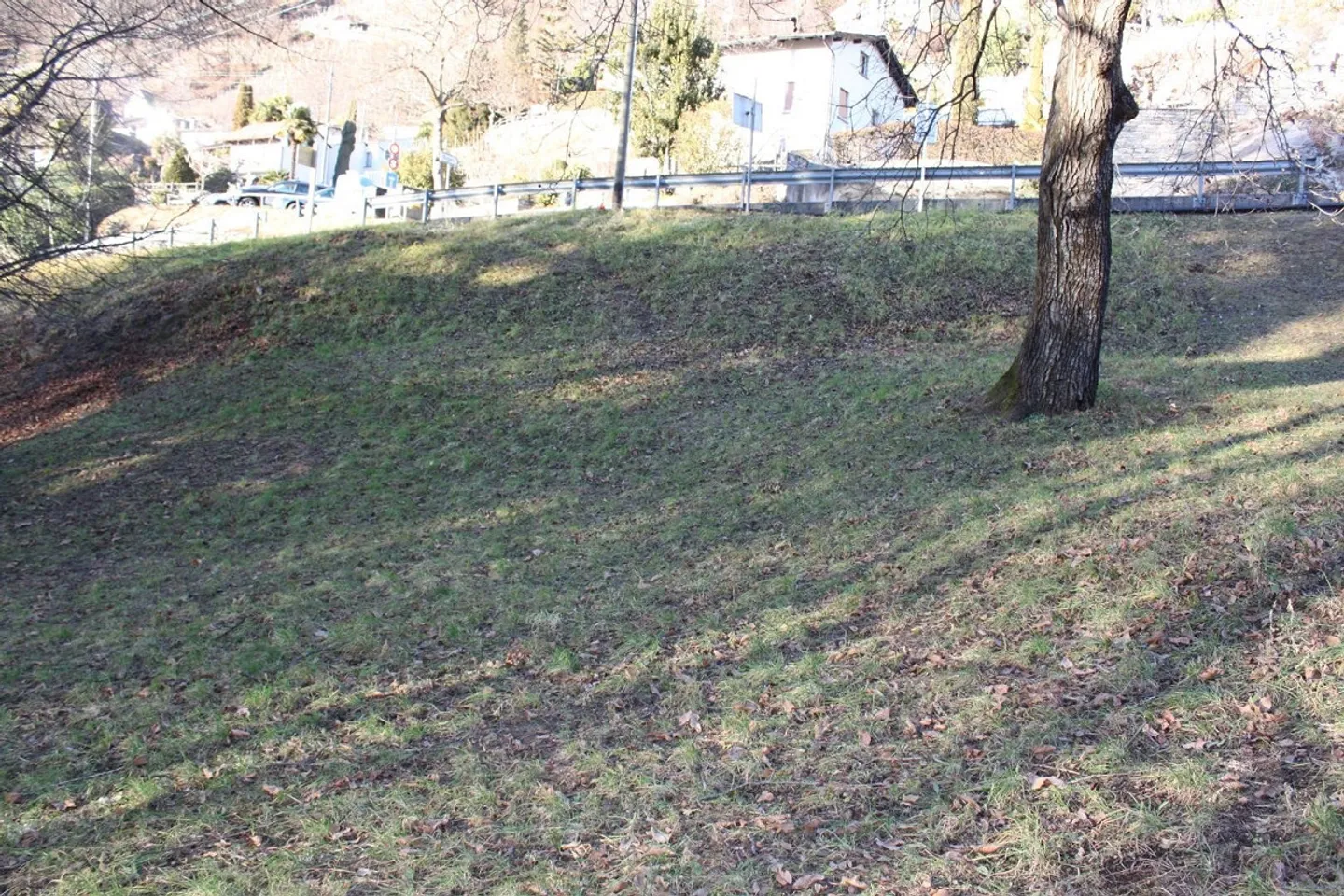 Sonniges Baugrundstück in Riazzino - Foto 10 von 11