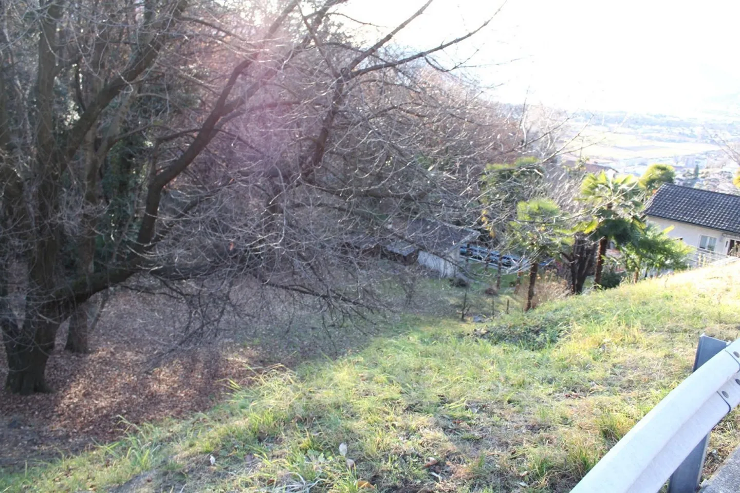 Sonniges Baugrundstück in Riazzino - Foto 8 von 11