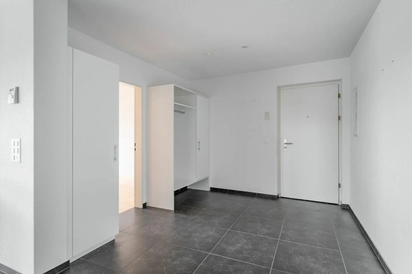 Appartement lumineux et spacieux de 4,5 pièces avec vue dégagée et balcon couvert - Photo 7 sur 16
