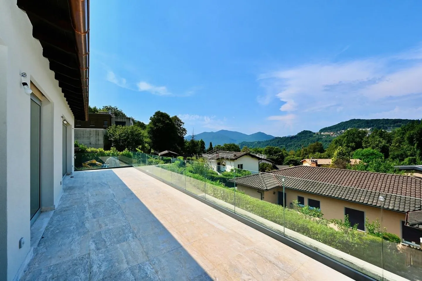 Casa singola in affitto - Foto 4 di 12