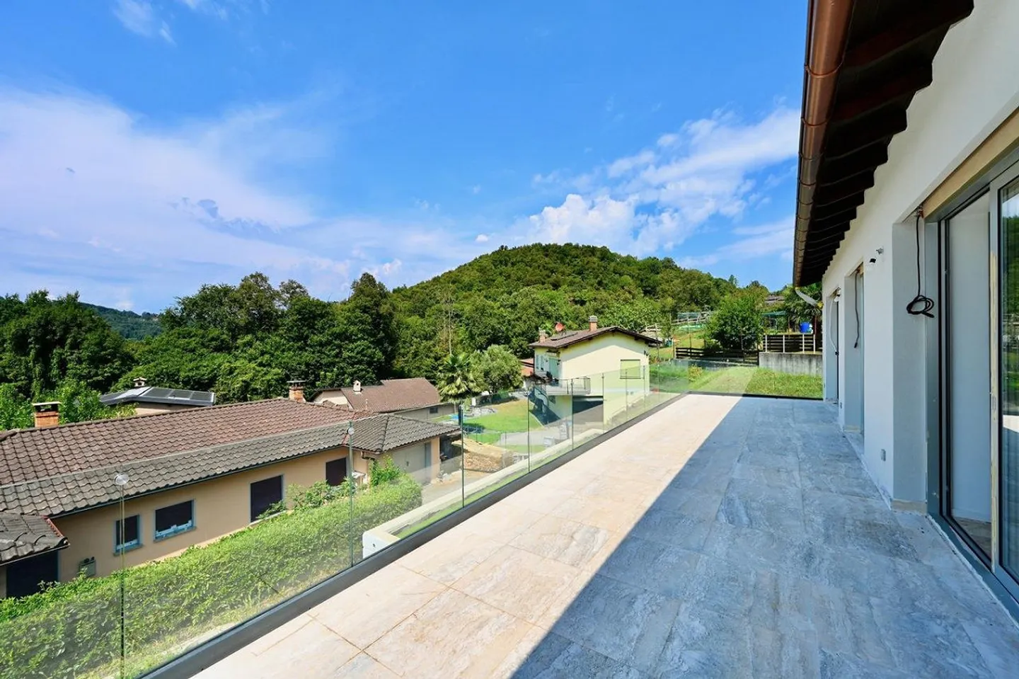 Casa singola in affitto - Foto 3 di 12