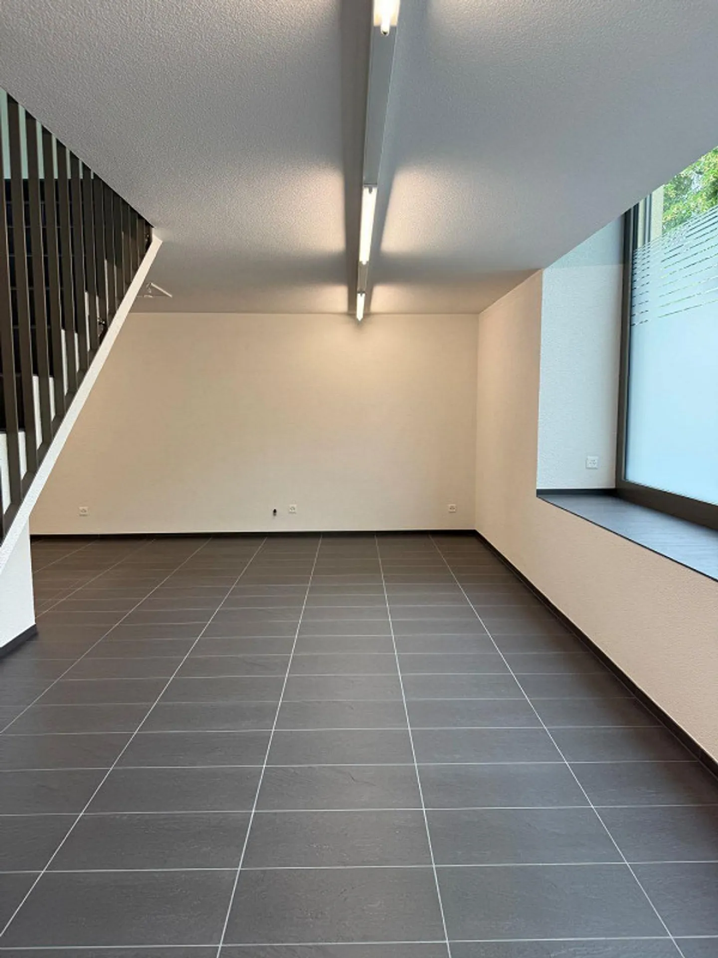 Modern commercial property seeks new tenant! - Photo 2 of 7