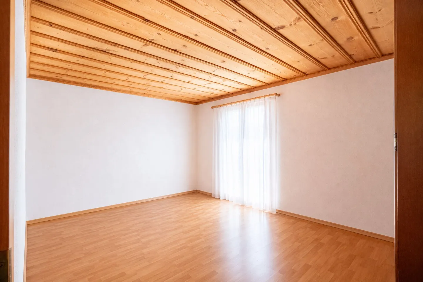 Casa unifamiliare di 6,5 stanze con molteplici possibilità - Foto 3 di 11