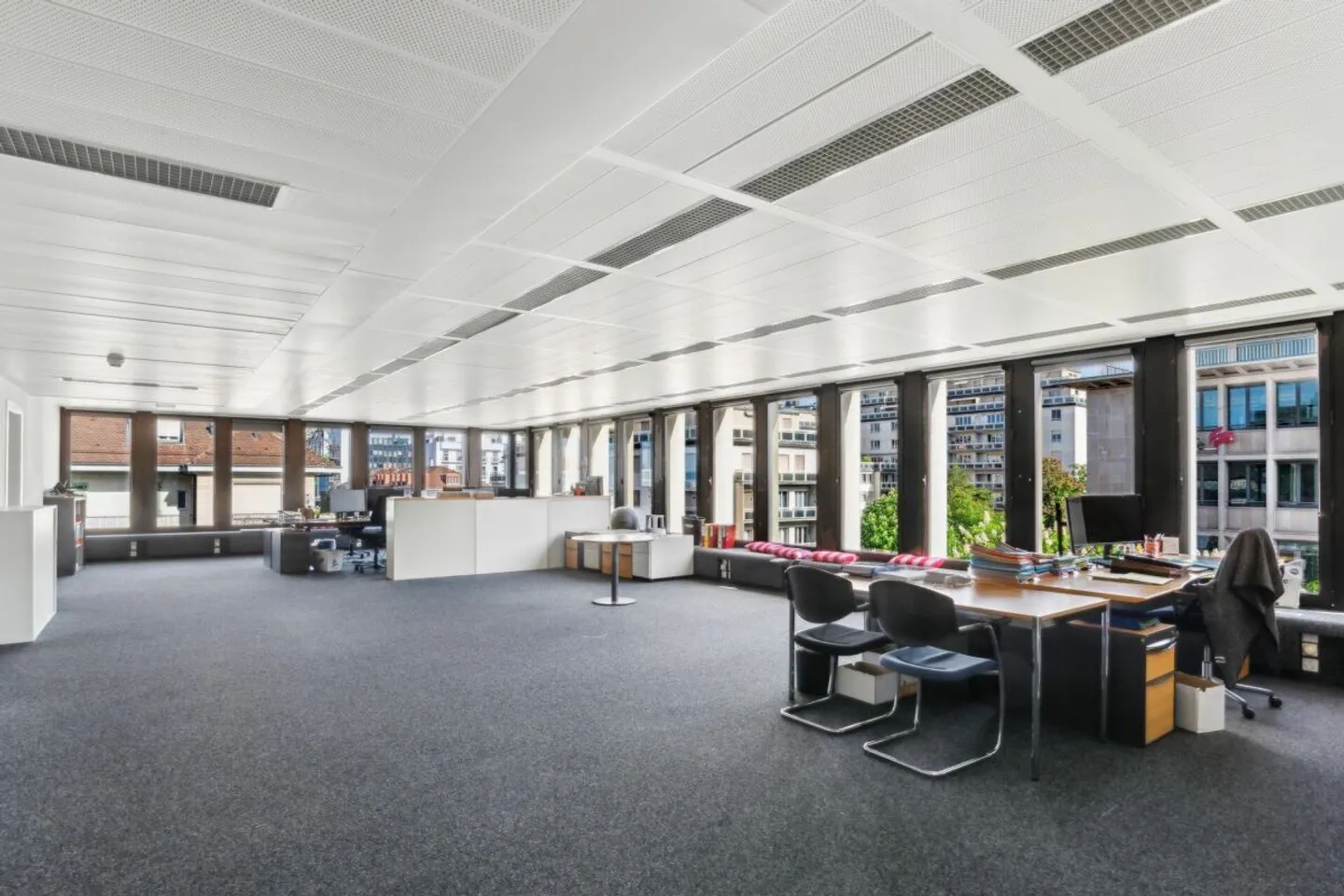 2 plateaux divisibili di 685 m² con vista sul lago - Foto 2 di 12