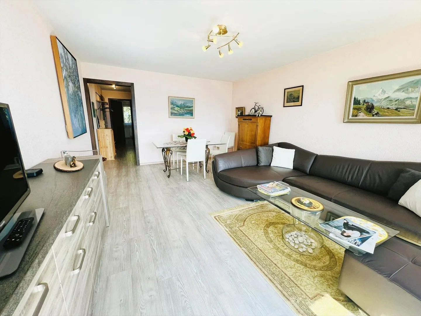 Furnished 2.5 Room Apartment - Photo 3 of 14