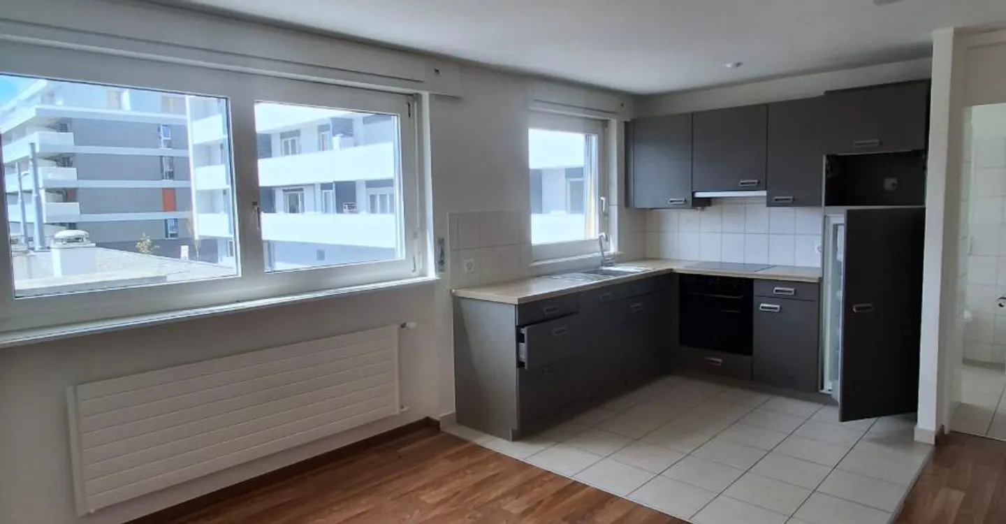 Appartement lumineux 2.5 pièces - Photo 3 sur 6