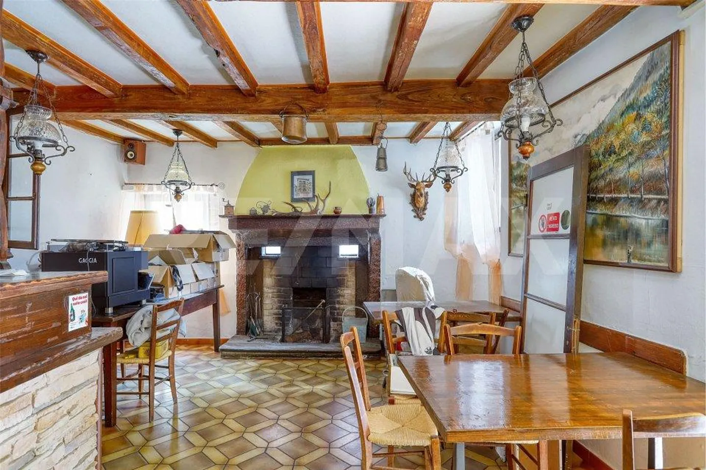 Drei Wohnungen und eine antike Osteria, zwischen historischer Eleganz und Wärme - Foto 3 von 13