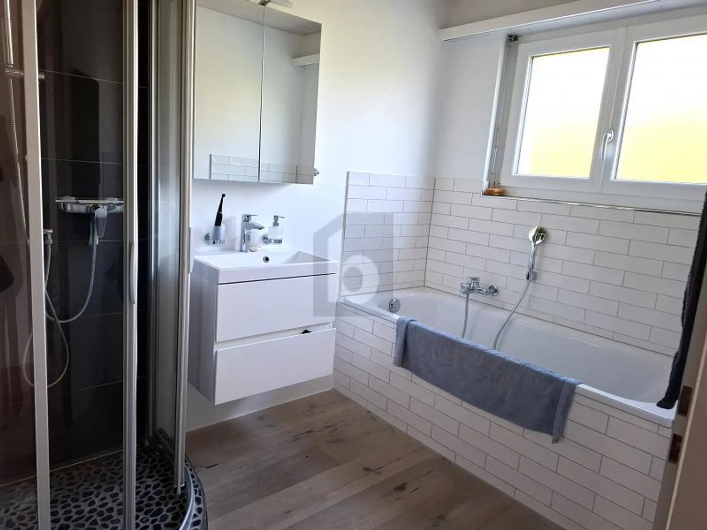 «SPACIEUX, UN QUARTIER RÉSIDENTIEL VERDOYANT» - Photo 4 sur 6