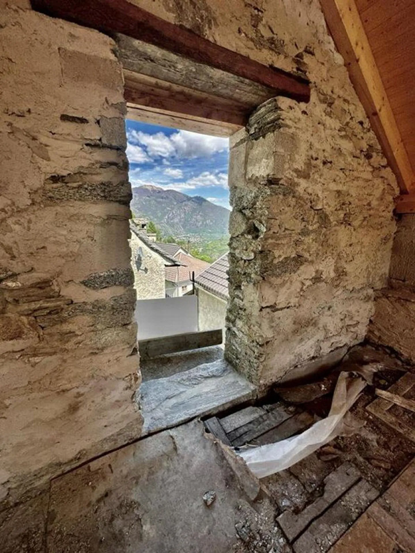Da ristrutturare casa principale su 4 piani, con giardino | Trasforma un Di... - Foto 9 di 10