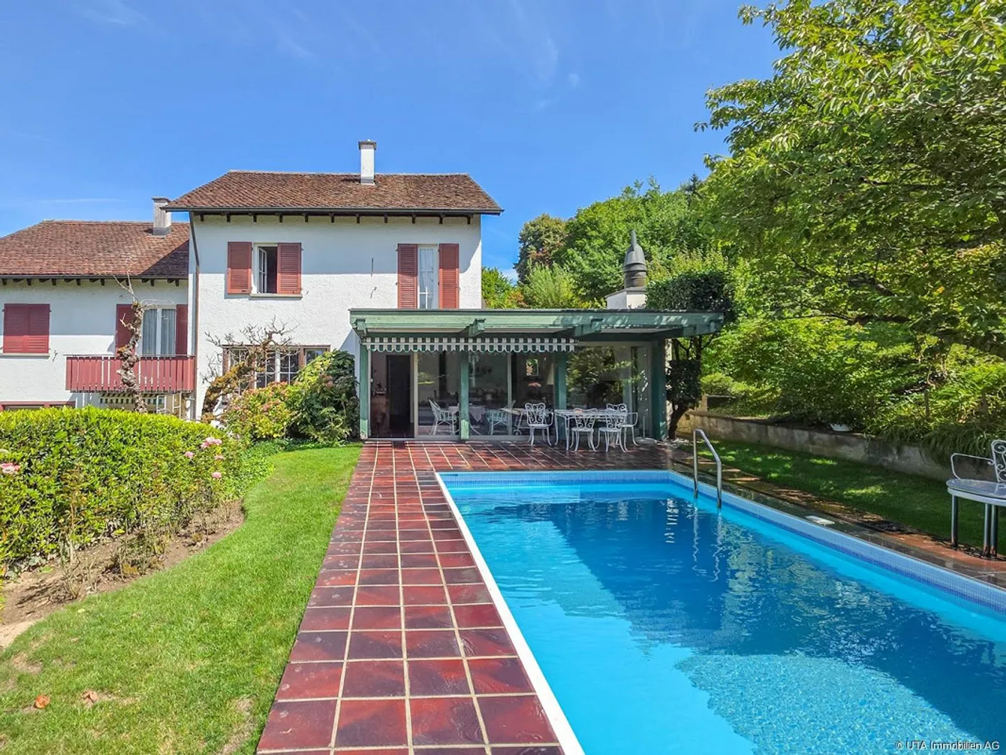 Privates Wohnparadies mit Pool an begehrter Lage - Photo 1 sur 13