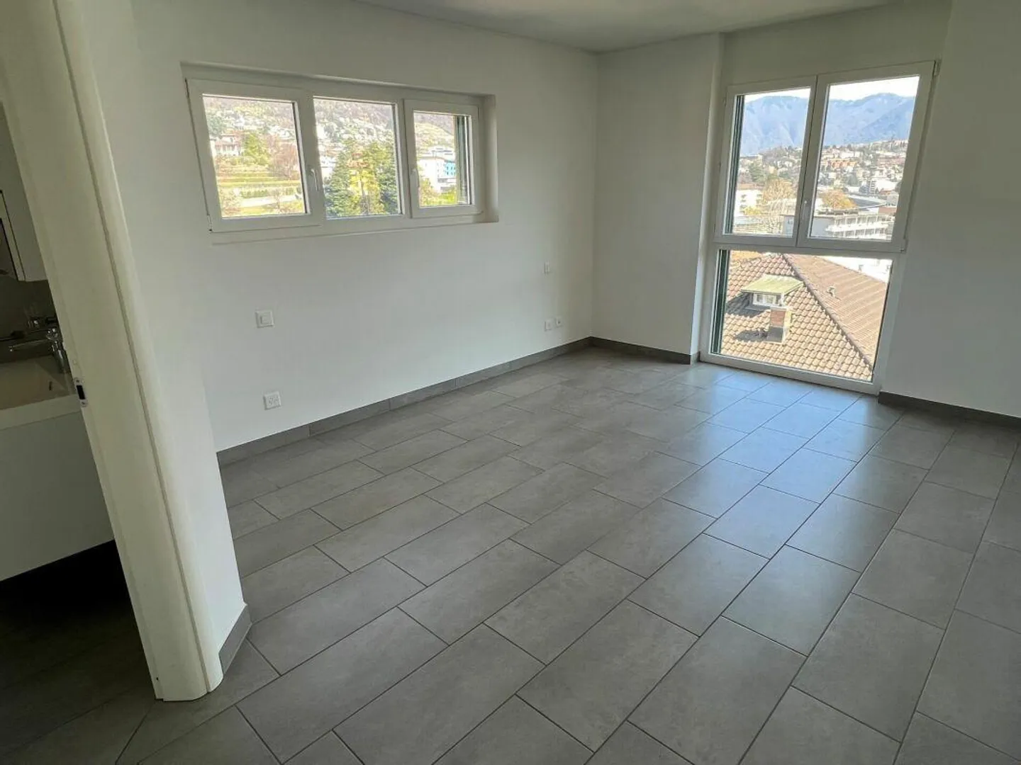 New and modern 4.5-room apartments - Photo 3 of 10